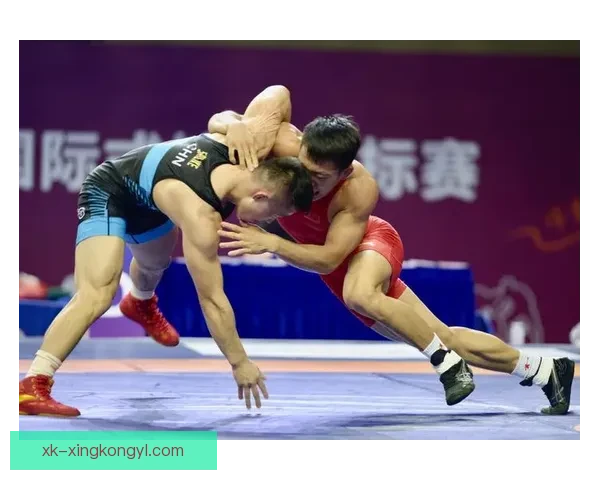 伦敦德比：两千摔跤汉街头激战